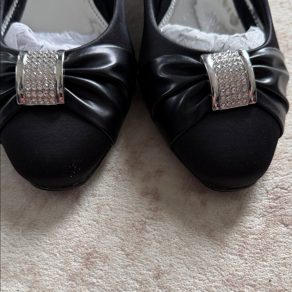 Easy Street Women’s Black Satin Flats with Rhinestone Detail Size 7 - Picture 4 of 6